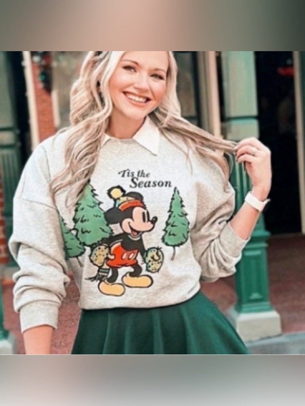 Disney 'Tis The Season’ Mickey Mouse Holiday Graphic Sweatshirt - Size Medium